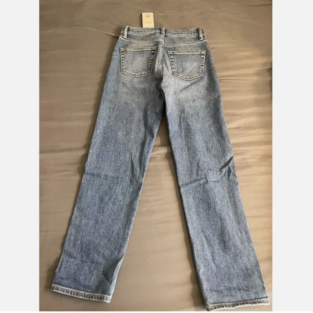 Uniqlo High Rise Straight Jeans Medium Wash Size 24 - Picture 2 of 3